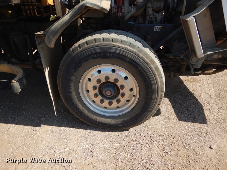 image for item KV9219 2014 Peterbilt 320  refuse truck