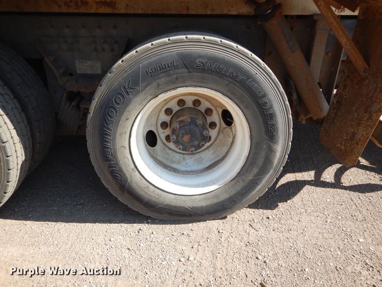 image for item KV9219 2014 Peterbilt 320  refuse truck