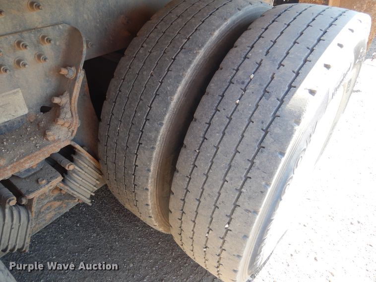 image for item KV9219 2014 Peterbilt 320  refuse truck