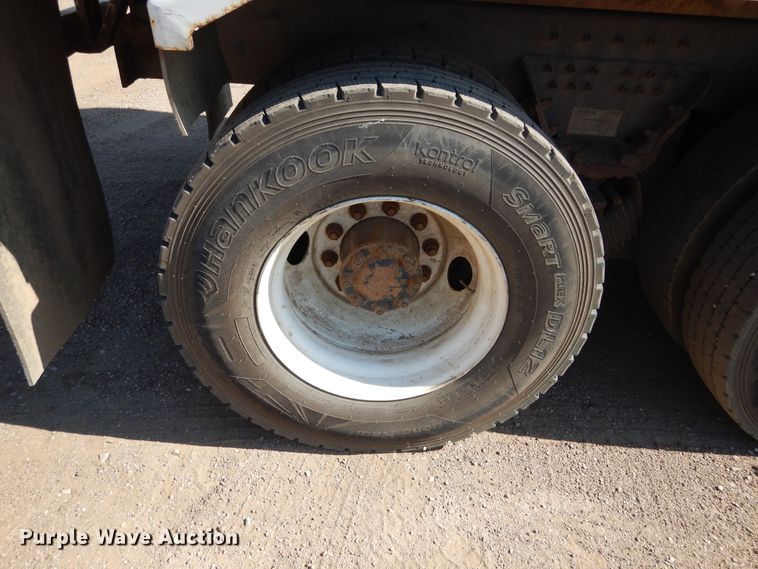 image for item KV9219 2014 Peterbilt 320  refuse truck