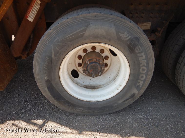 image for item KV9219 2014 Peterbilt 320  refuse truck