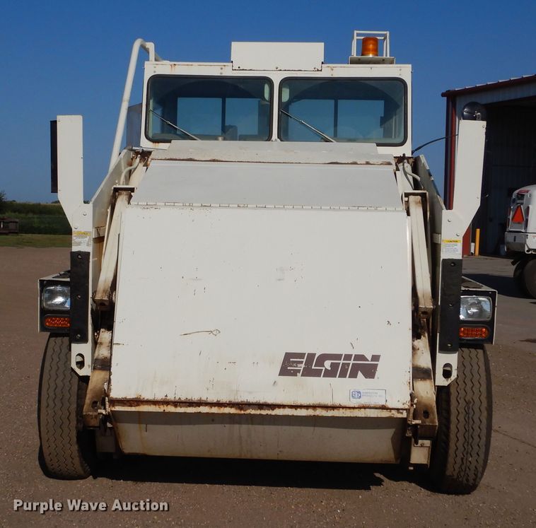 image for item KV9220 1992 Elgin Pelican Series P  sweeper