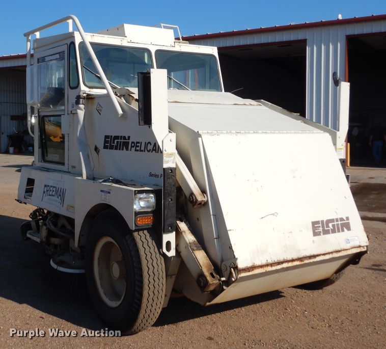 image for item KV9220 1992 Elgin Pelican Series P  sweeper