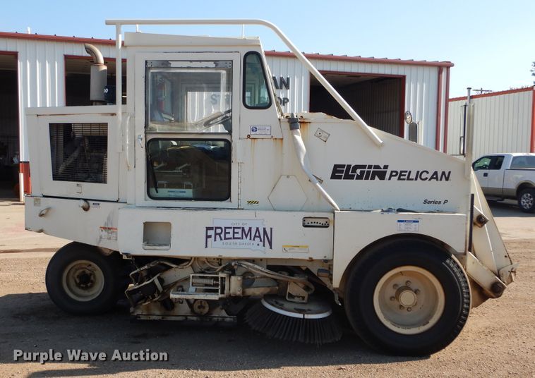 image for item KV9220 1992 Elgin Pelican Series P  sweeper