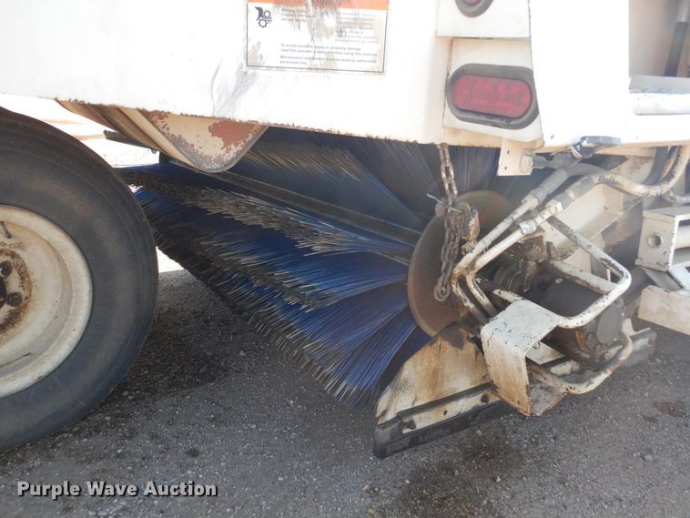 image for item KV9220 1992 Elgin Pelican Series P  sweeper