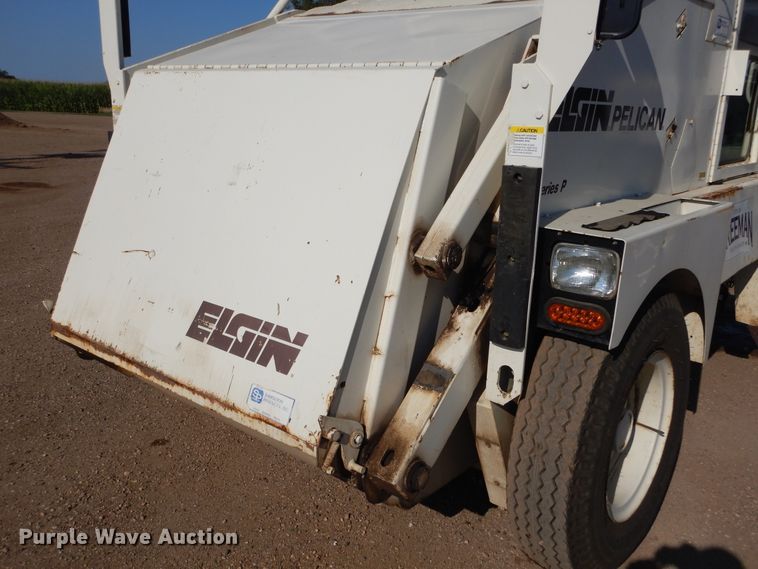 image for item KV9220 1992 Elgin Pelican Series P  sweeper