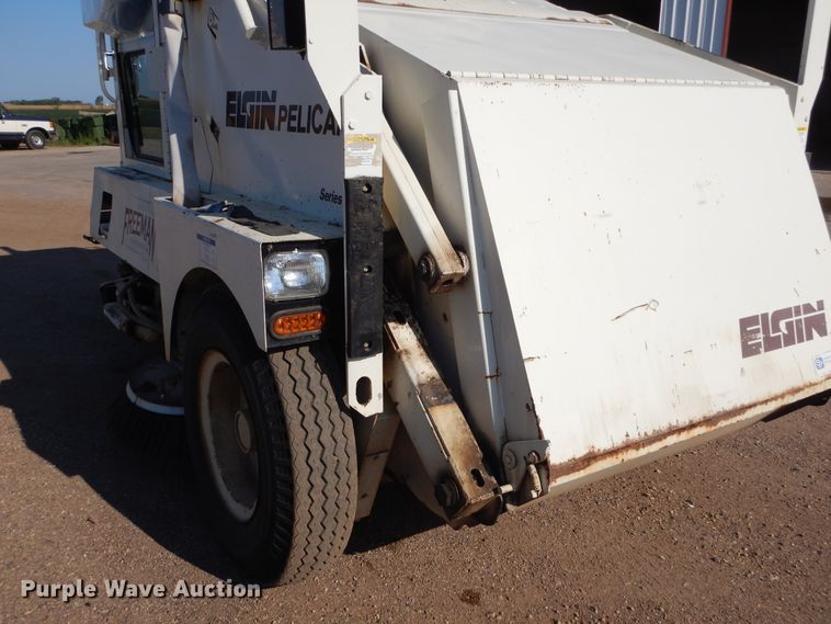 image for item KV9220 1992 Elgin Pelican Series P  sweeper