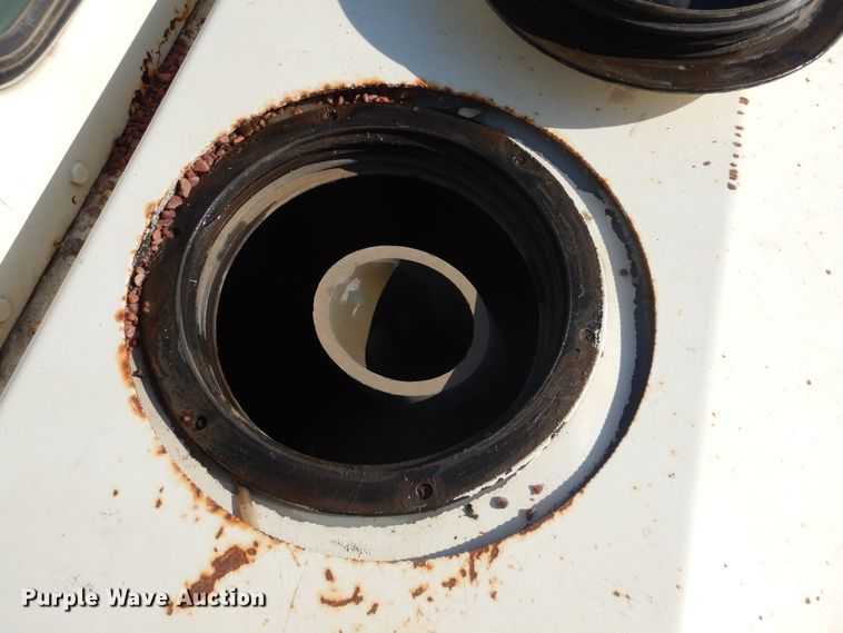 image for item KV9220 1992 Elgin Pelican Series P  sweeper