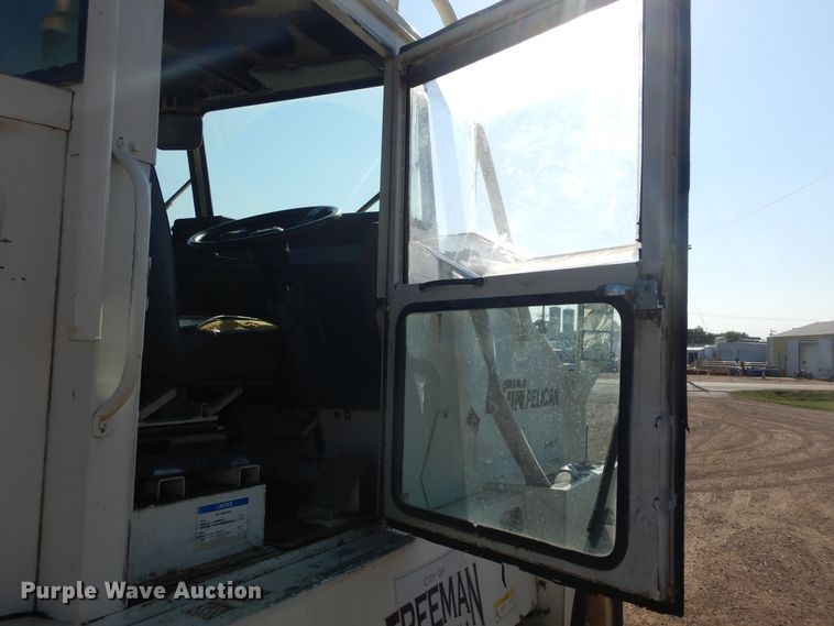 image for item KV9220 1992 Elgin Pelican Series P  sweeper