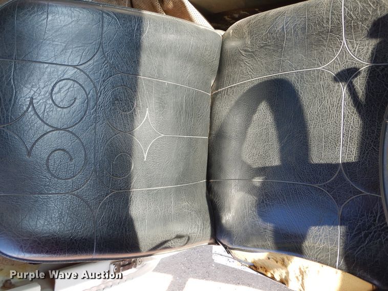 image for item KV9220 1992 Elgin Pelican Series P  sweeper