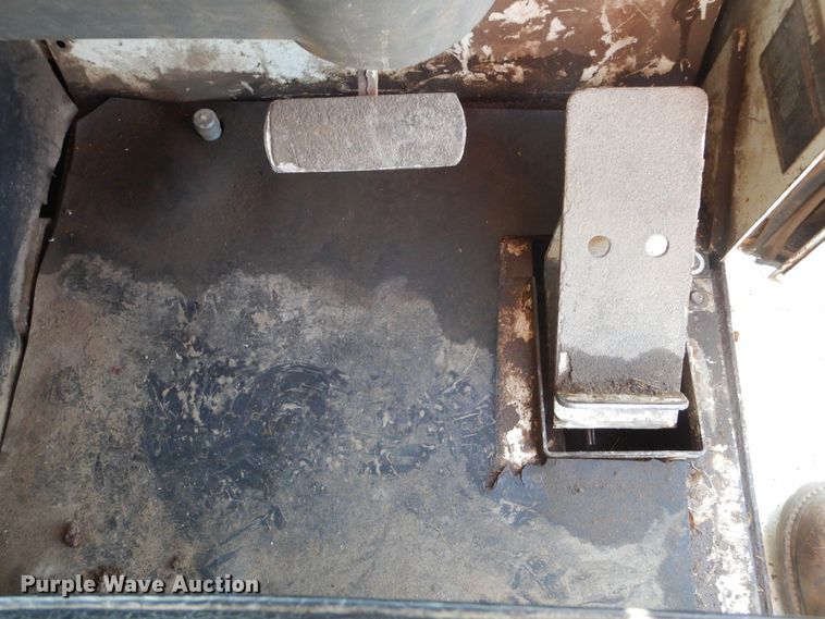 image for item KV9220 1992 Elgin Pelican Series P  sweeper