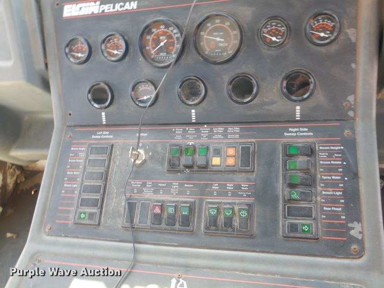 image for item KV9220 1992 Elgin Pelican Series P  sweeper