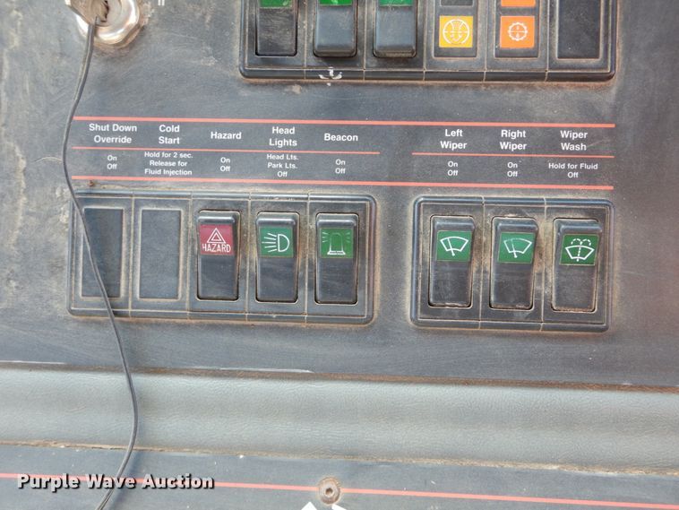 image for item KV9220 1992 Elgin Pelican Series P  sweeper