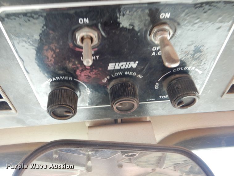 image for item KV9220 1992 Elgin Pelican Series P  sweeper