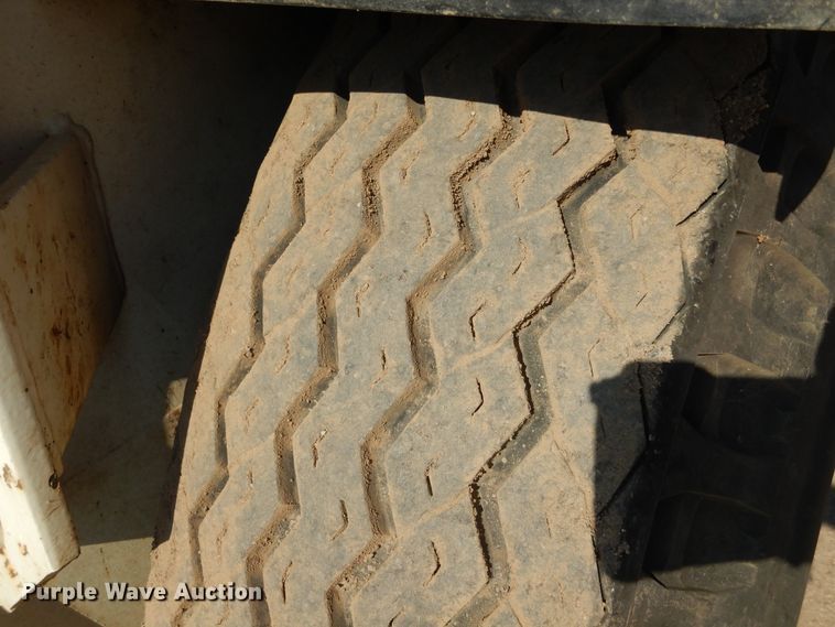 image for item KV9220 1992 Elgin Pelican Series P  sweeper