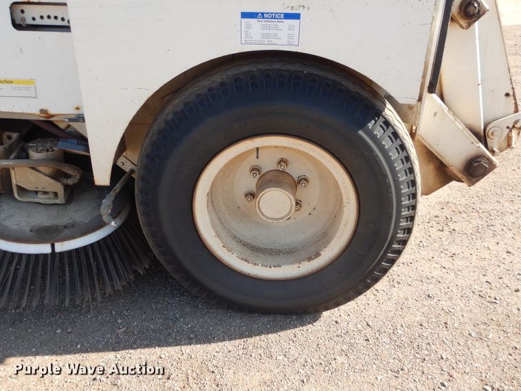 image for item KV9220 1992 Elgin Pelican Series P  sweeper