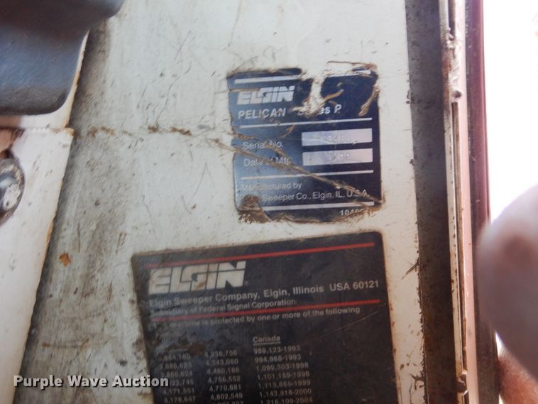 image for item KV9220 1992 Elgin Pelican Series P  sweeper