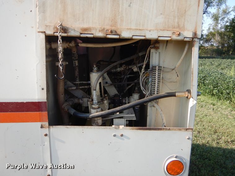 image for item KV9221 FMC Bean 3530  sewer jetter trailer