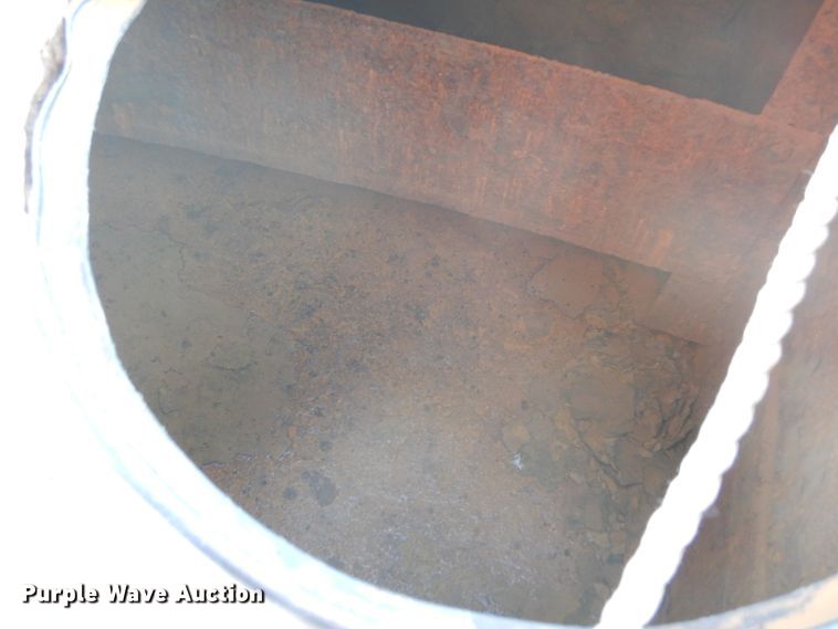 image for item KV9221 FMC Bean 3530  sewer jetter trailer