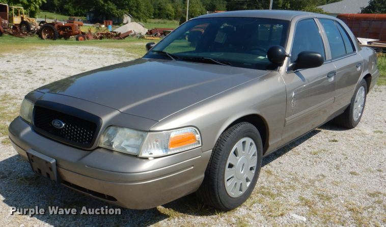 image for item KW9784 2010 Ford Crown Victoria Police Interceptor