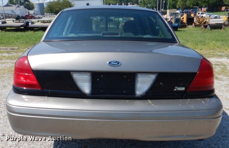 image for item KW9784 2010 Ford Crown Victoria Police Interceptor
