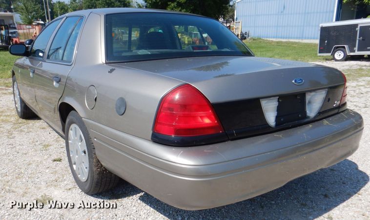 image for item KW9784 2010 Ford Crown Victoria Police Interceptor