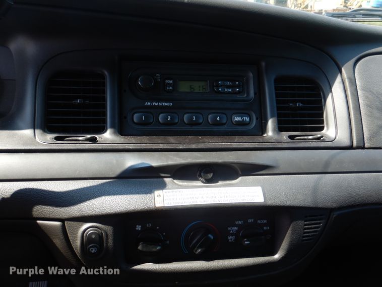 image for item KW9784 2010 Ford Crown Victoria Police Interceptor