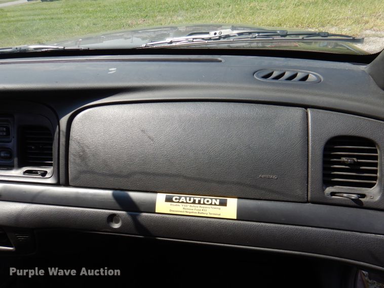 image for item KW9784 2010 Ford Crown Victoria Police Interceptor