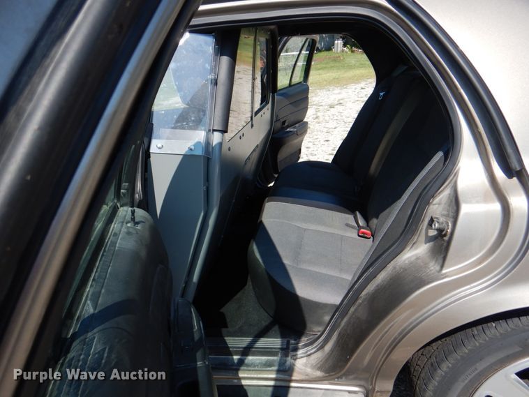 image for item KW9784 2010 Ford Crown Victoria Police Interceptor