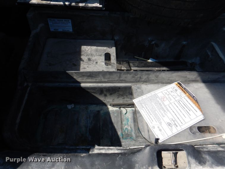 image for item KW9784 2010 Ford Crown Victoria Police Interceptor