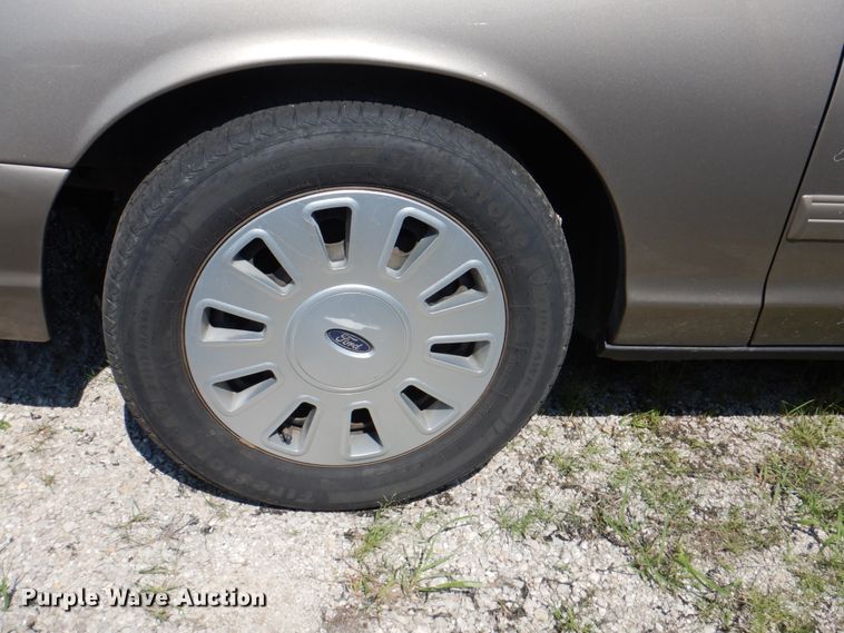 image for item KW9784 2010 Ford Crown Victoria Police Interceptor