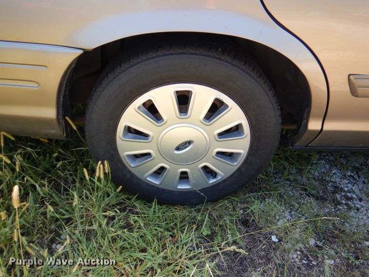 image for item KW9784 2010 Ford Crown Victoria Police Interceptor