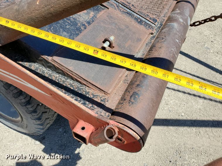 image for item KY9153 1983 Ford F600  flatbed truck