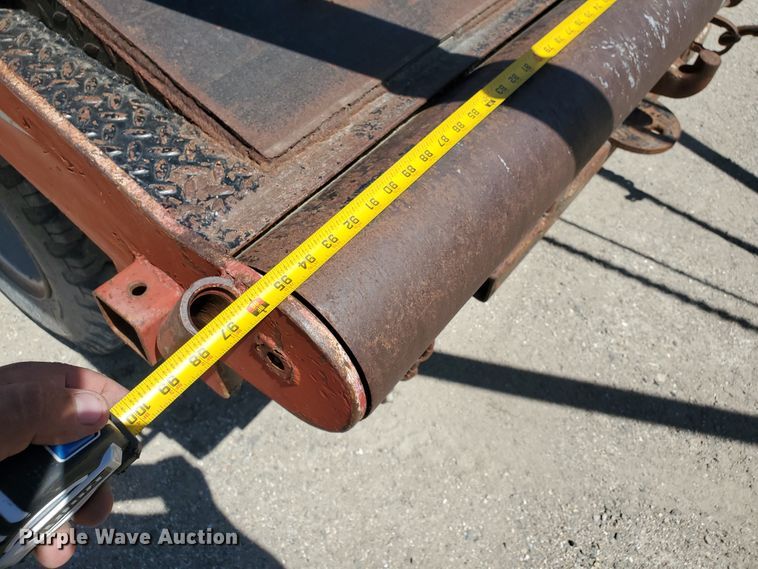 image for item KY9153 1983 Ford F600  flatbed truck