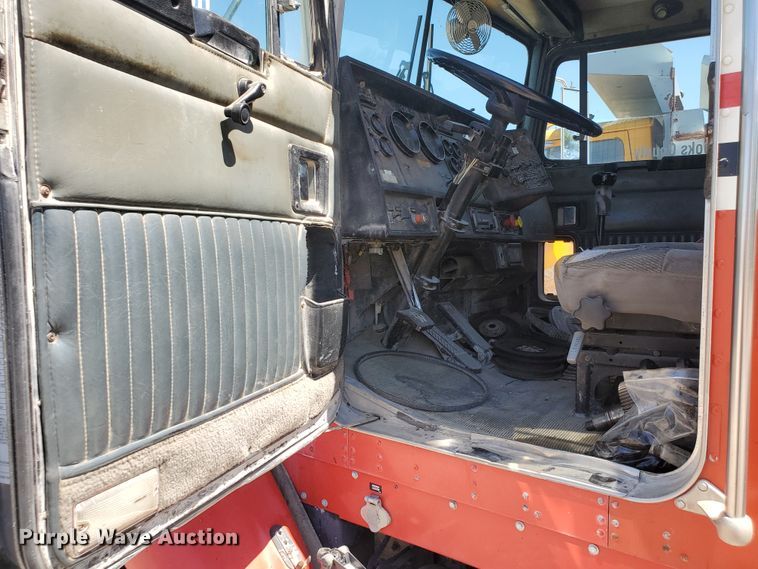 image for item KY9154 1996 Kenworth T800  semi truck