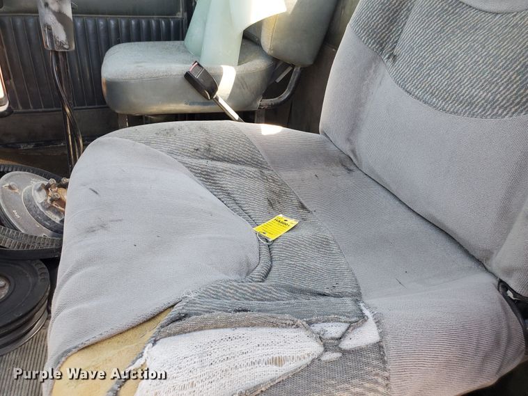 image for item KY9154 1996 Kenworth T800  semi truck