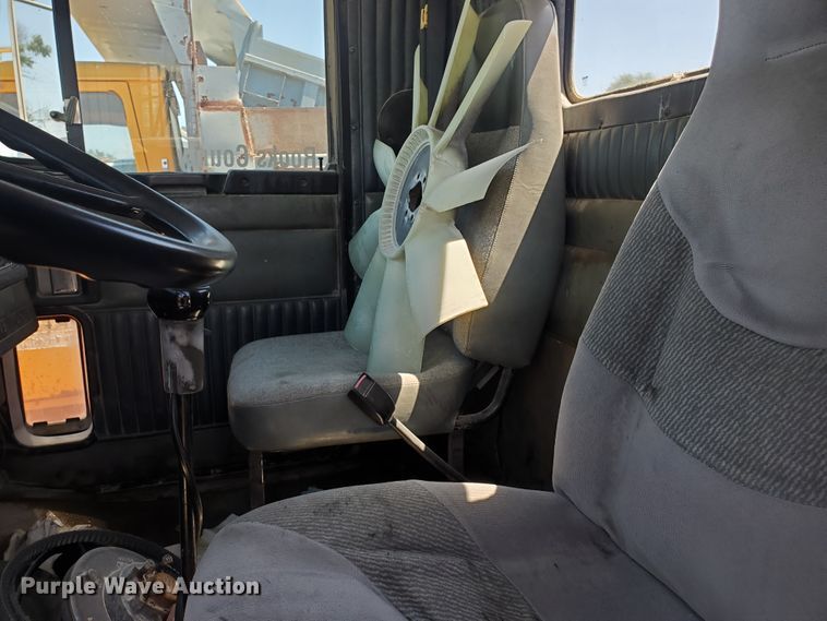 image for item KY9154 1996 Kenworth T800  semi truck