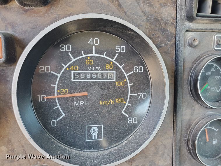 image for item KY9154 1996 Kenworth T800  semi truck