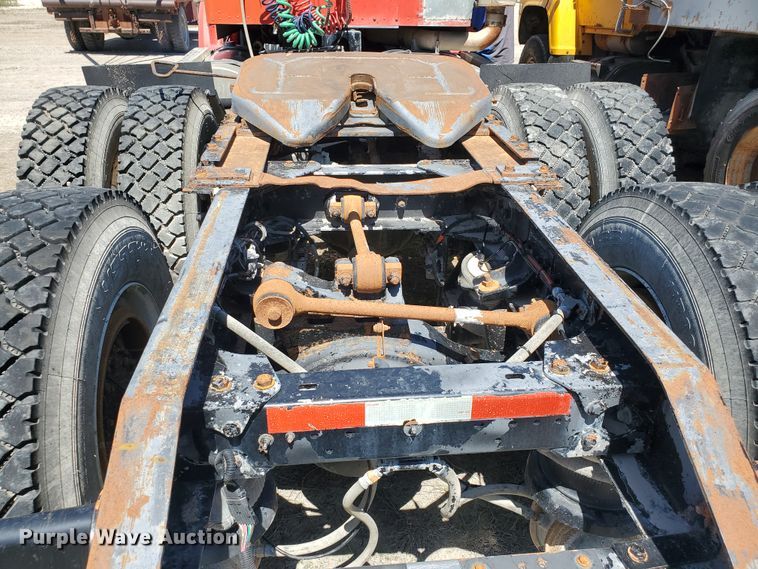 image for item KY9154 1996 Kenworth T800  semi truck