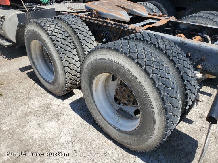 image for item KY9154 1996 Kenworth T800  semi truck