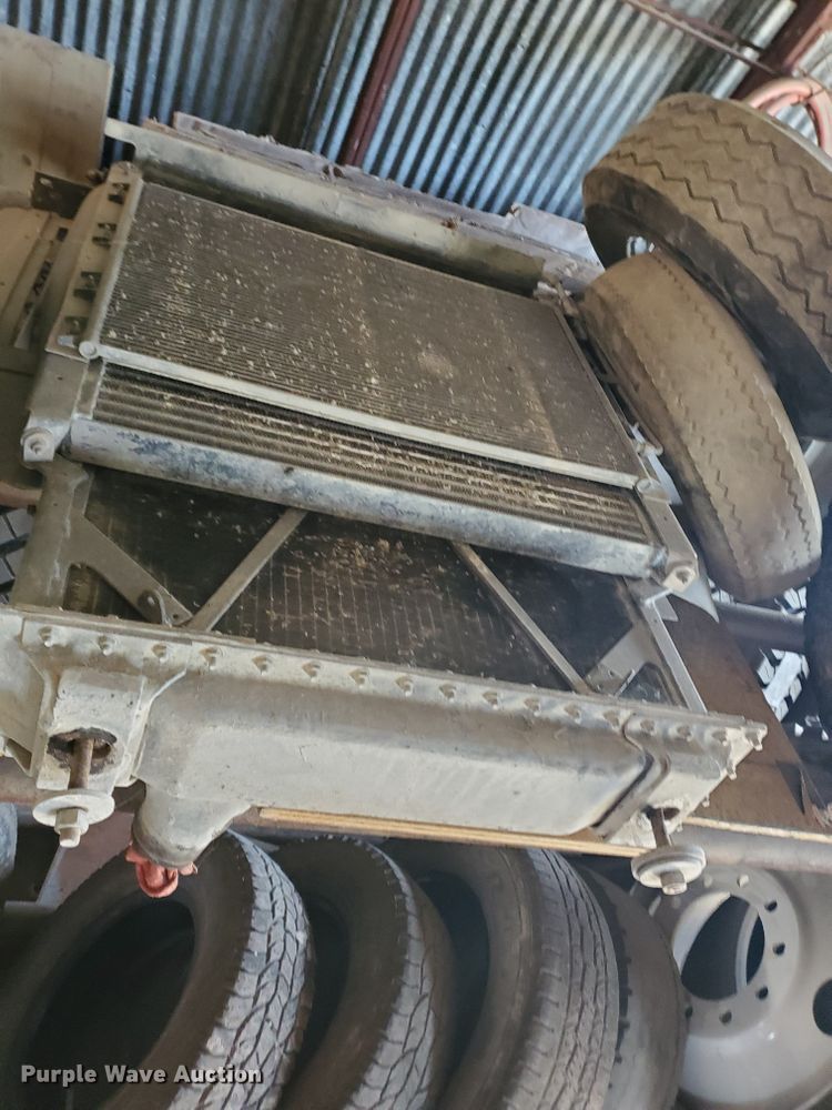 image for item KY9154 1996 Kenworth T800  semi truck