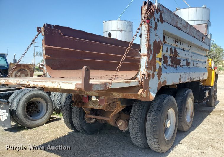 image for item KY9155 1985 Ford LN8000  dump truck