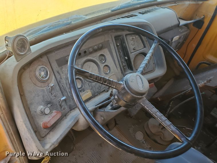 image for item KY9155 1985 Ford LN8000  dump truck