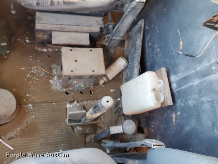 image for item KY9155 1985 Ford LN8000  dump truck