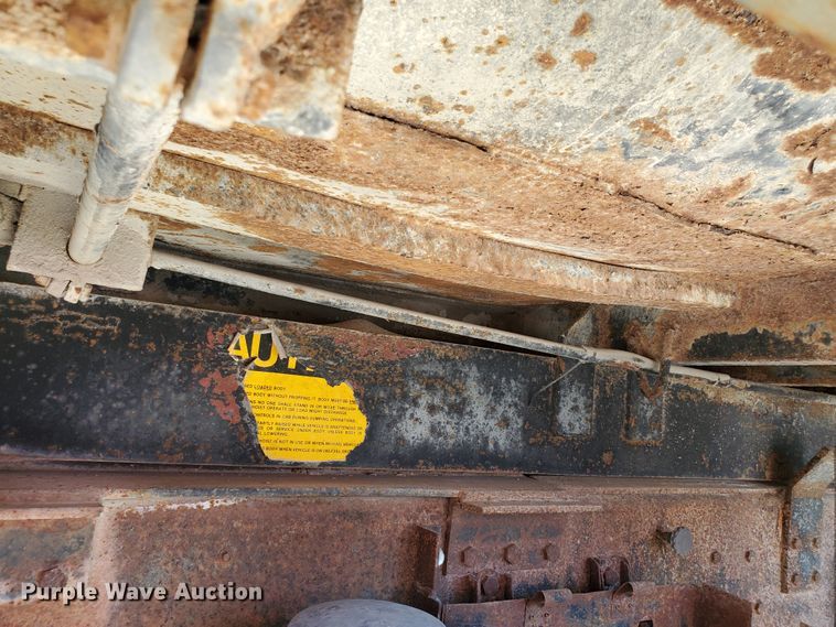 image for item KY9155 1985 Ford LN8000  dump truck