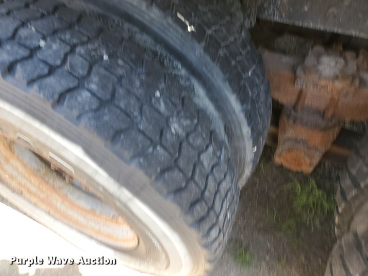 image for item KY9155 1985 Ford LN8000  dump truck