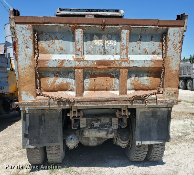 image for item KY9156 1993 Chevrolet Kodiak C6500  dump truck