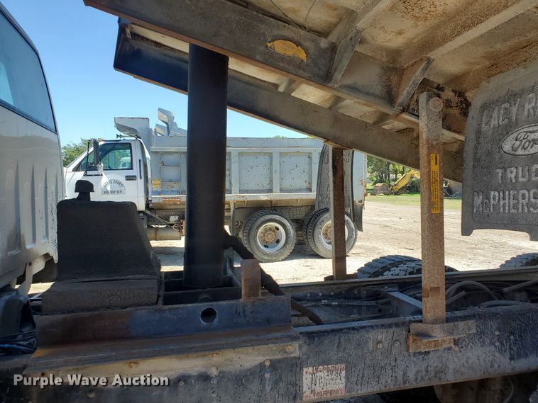 image for item KY9156 1993 Chevrolet Kodiak C6500  dump truck