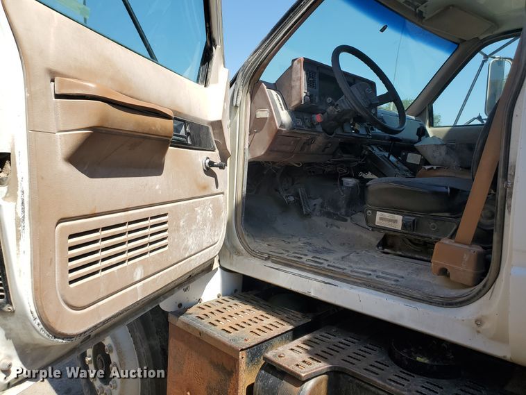 image for item KY9156 1993 Chevrolet Kodiak C6500  dump truck