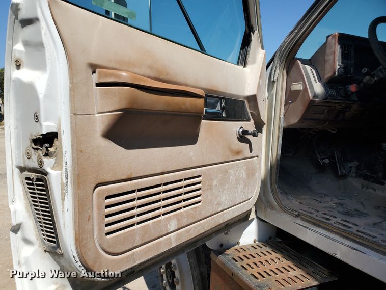 image for item KY9156 1993 Chevrolet Kodiak C6500  dump truck